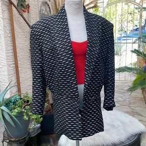 ▪️▪️CHEVALIER BLACK-N-WHITE JACKET▪️▪️